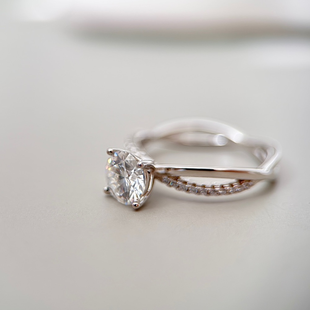 1cr S925 Moissanite Engagement Ring Double Shoulder 18k Gold Plate - Picture 5 of 8